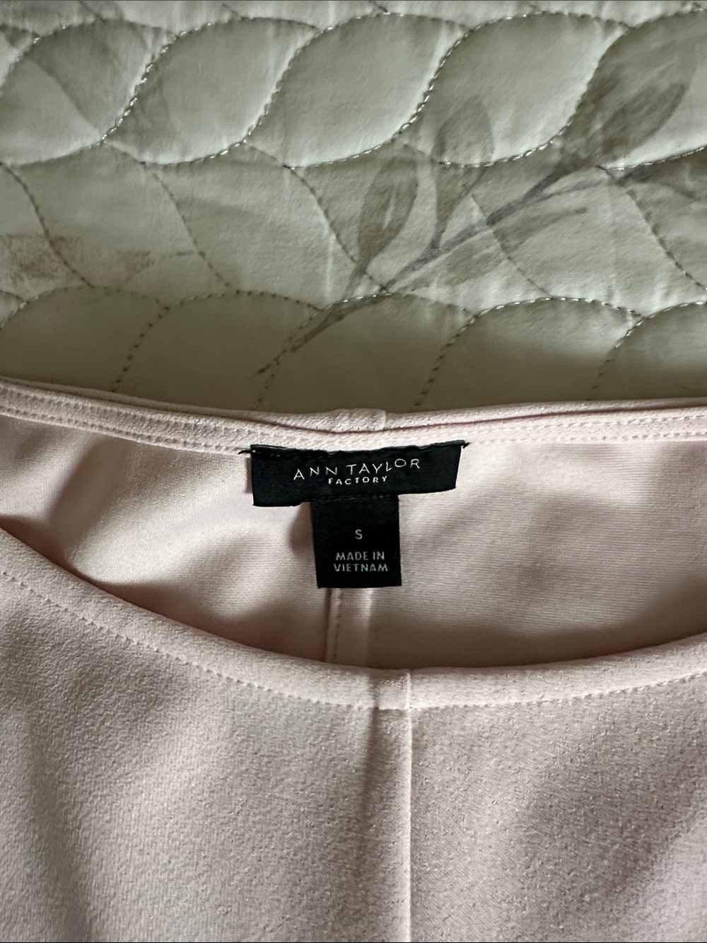 Ann Taylor Soft Pink Tie-Front Sleeveless Shell - Picture 2 of 3